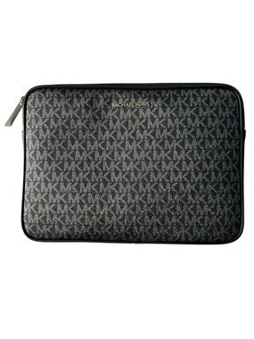 Michael Kors Kali Jet Set Ipad/Tablet Side Zip Padded Storage Case